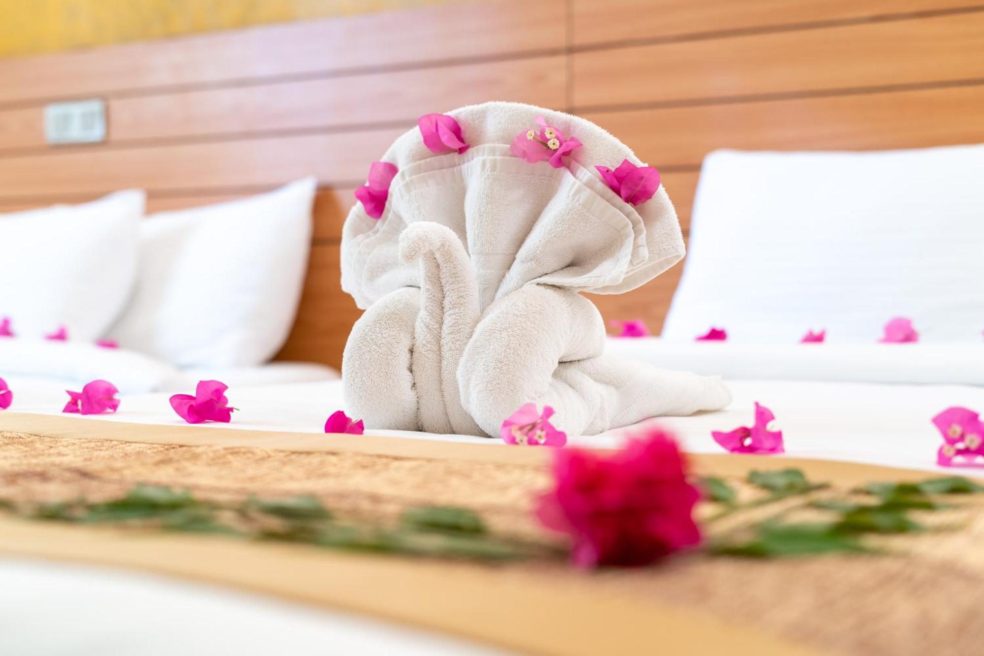 Nala Veli Beach & Spa Ukulhas Екстериор снимка