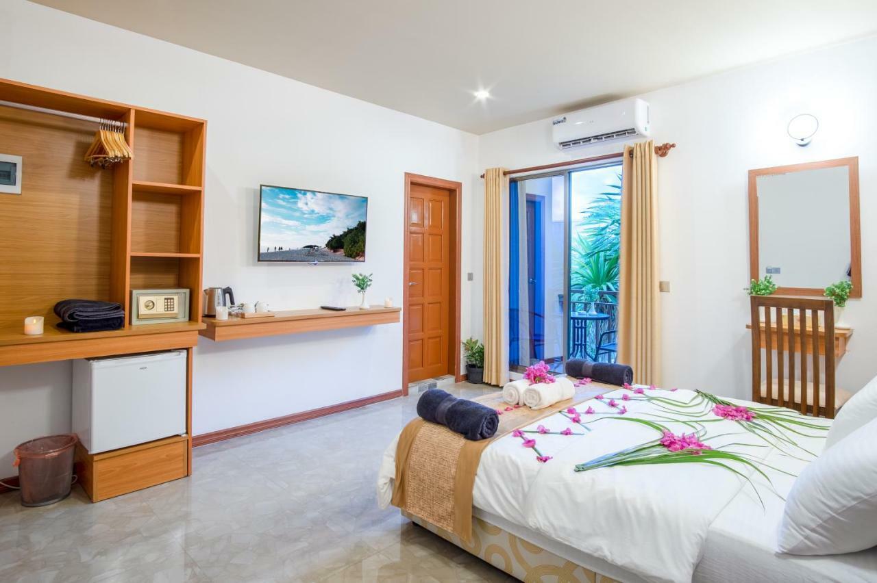 Nala Veli Beach & Spa Ukulhas Екстериор снимка
